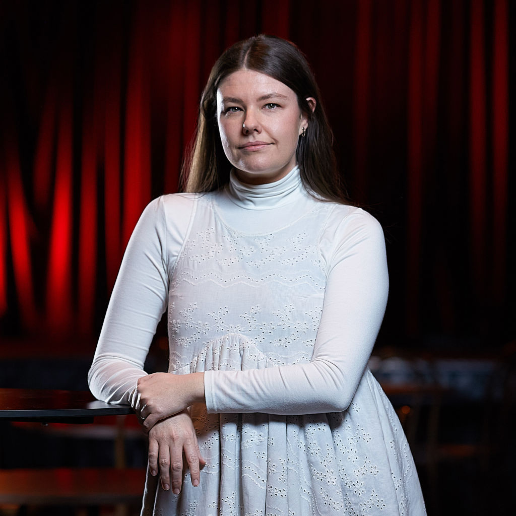 Angela Samut - QMusic