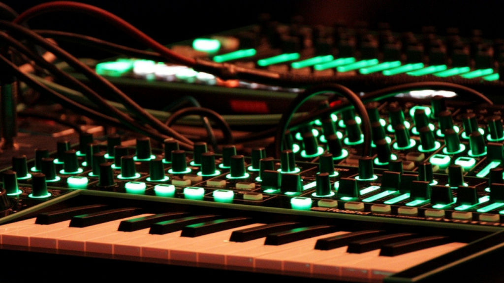 Music Tech: Collider Accelerator